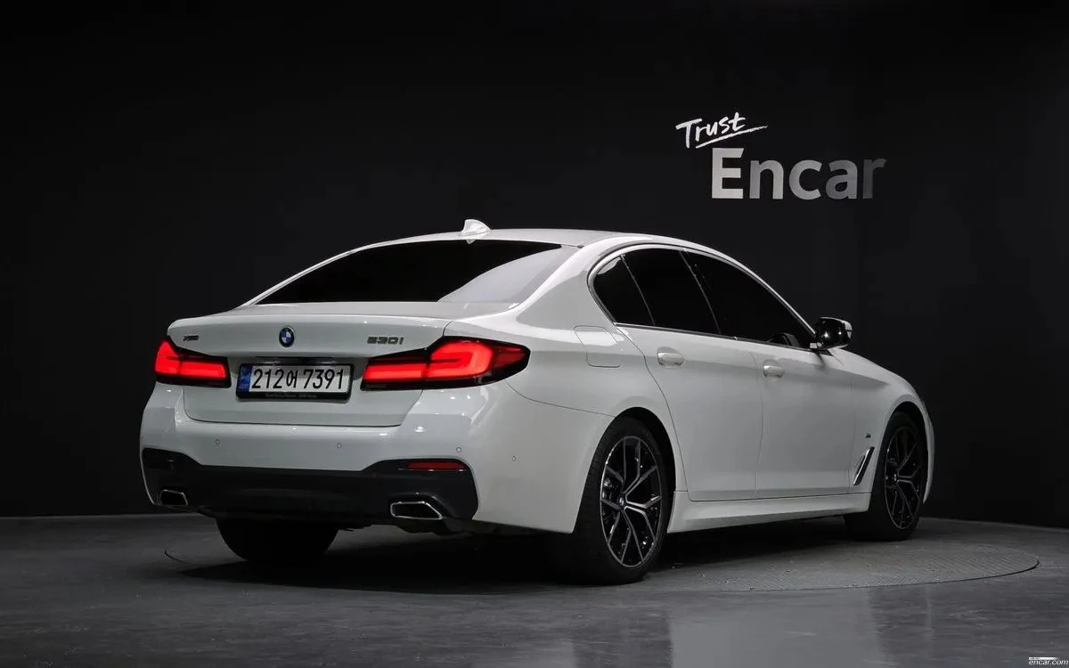 BMW 550 I xDrive Msport - Shadowline, снимка 2 - Автомобили и джипове - 55736198