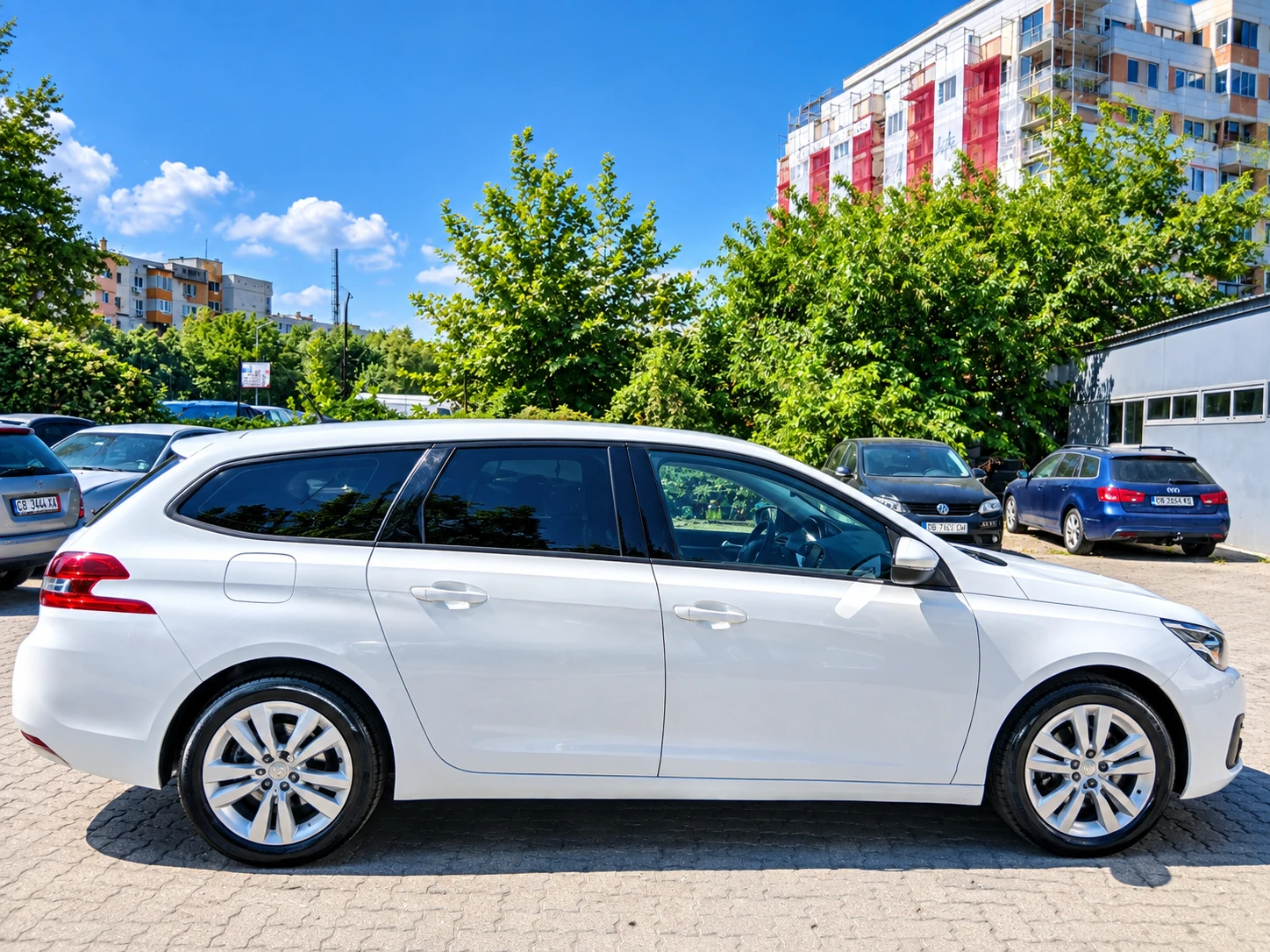Peugeot 308 1.5 Blue-HDi Active, снимка 8 - Автомобили и джипове - 55835778