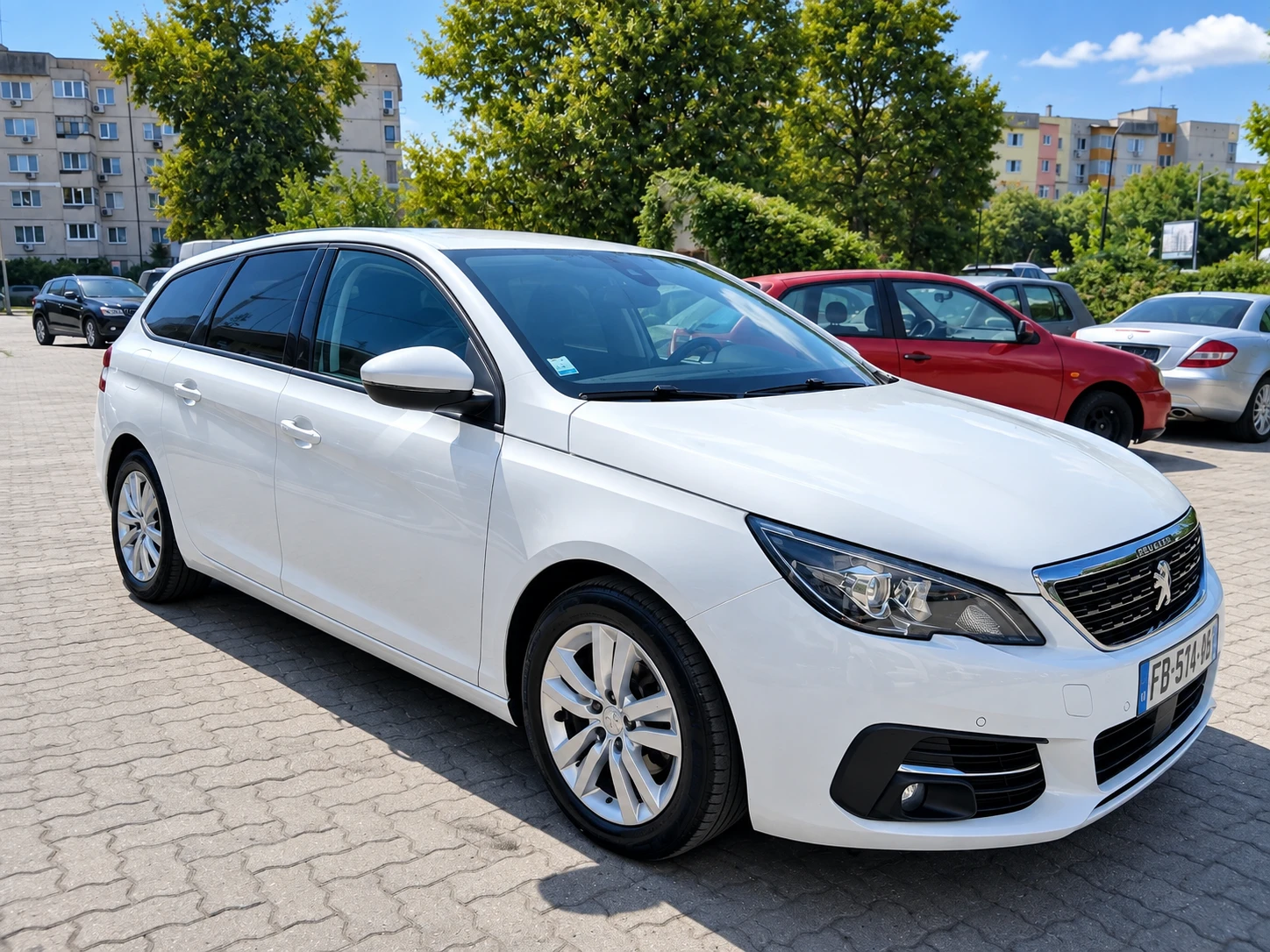 Peugeot 308 1.5 Blue-HDi Active, снимка 5 - Автомобили и джипове - 55835778