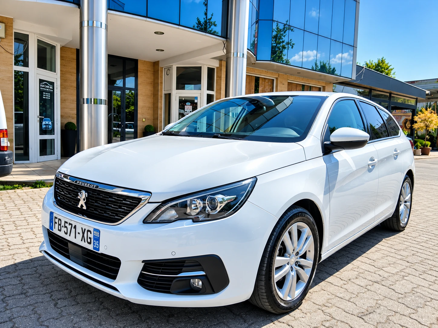 Peugeot 308 1.5 Blue-HDi Active, снимка 2 - Автомобили и джипове - 55835778