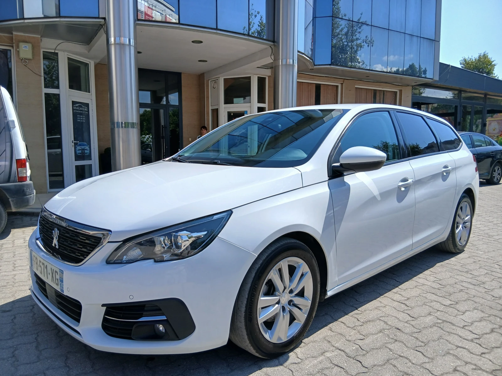 Peugeot 308 1.5 Blue-HDi Active, снимка 5 - Автомобили и джипове - 55835778