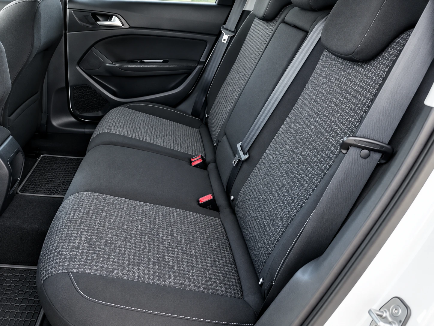 Peugeot 308 1.5 Blue-HDi Active, снимка 14 - Автомобили и джипове - 55835778