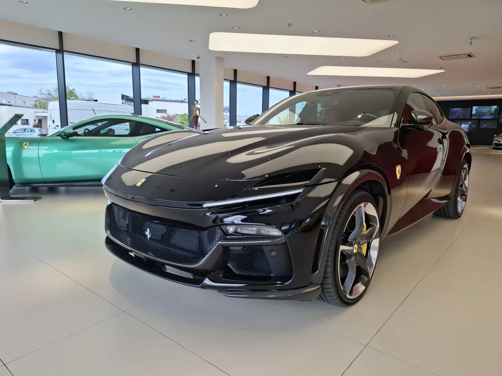 Ferrari Purosangue Full Carbon W12/Panorama