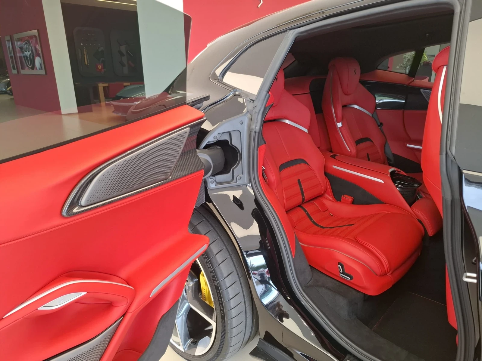 Ferrari Purosangue Full Carbon W12/Panorama, снимка 10 - Автомобили и джипове - 55987486