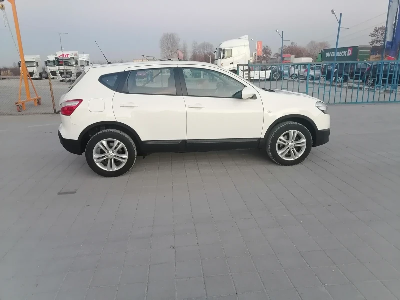 Nissan Qashqai, снимка 7 - Автомобили и джипове - 48152071