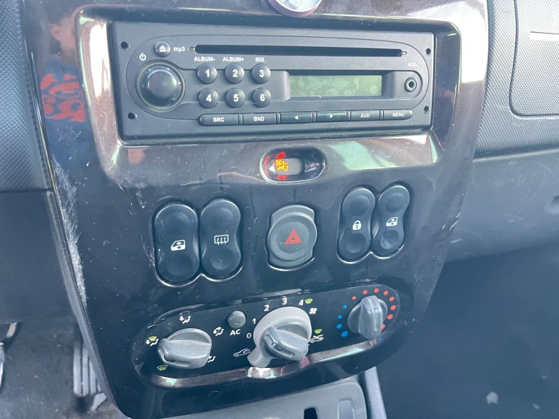 Dacia Duster 1.6 газ, Италия, клима, снимка 9 - Автомобили и джипове - 52418001