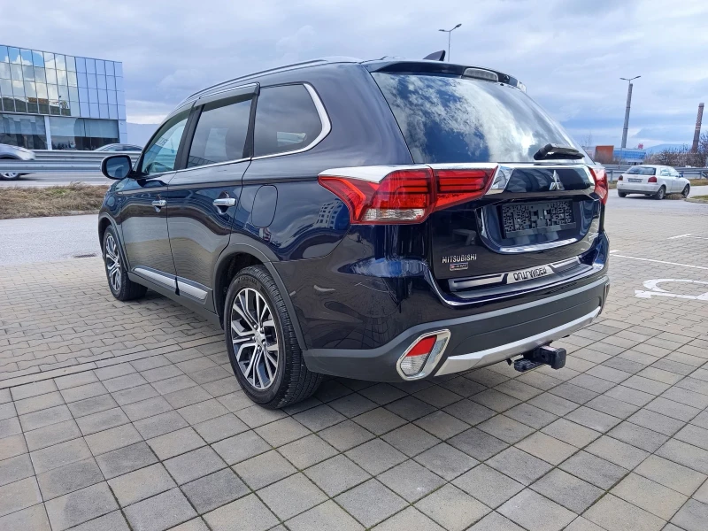 Mitsubishi Outlander GT 3.0V6 224kcS-AWC 4x4 .FULL 7места., снимка 7 - Автомобили и джипове - 53525060