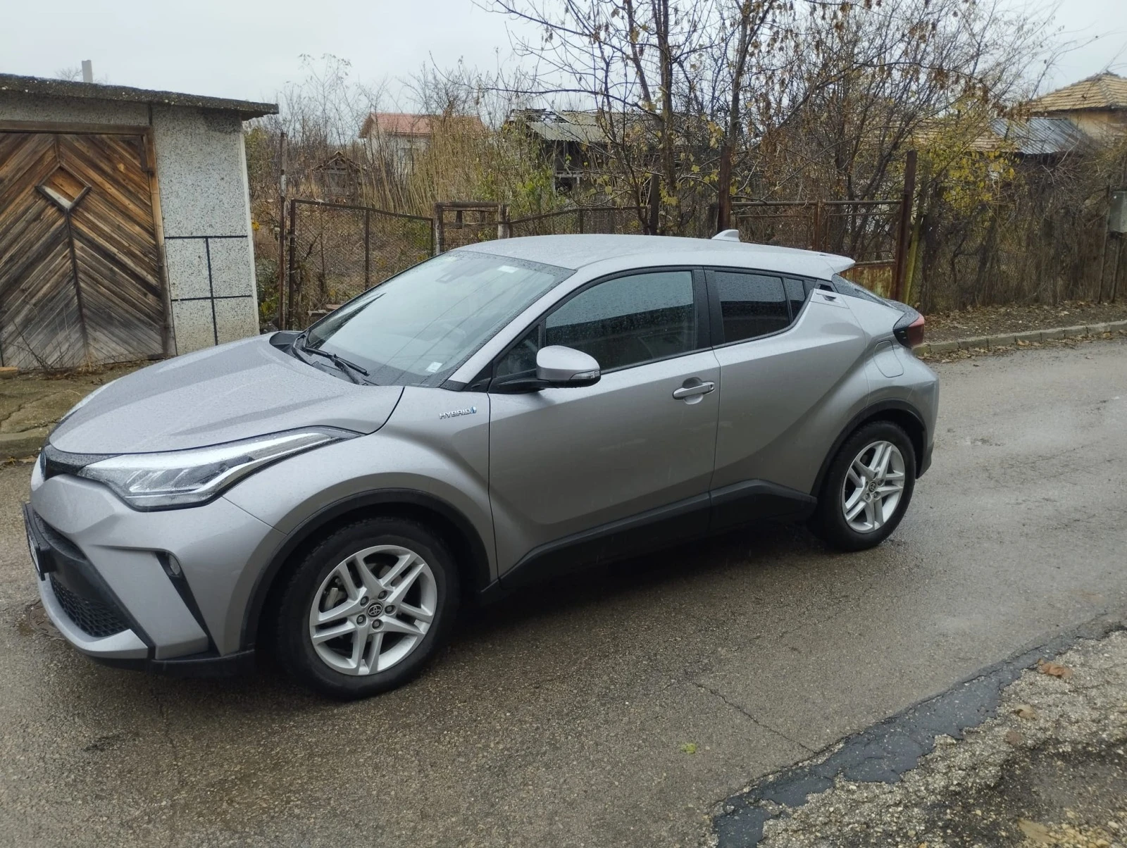 Toyota C-HR Hybrid 33000км.Facelift - изображение 3