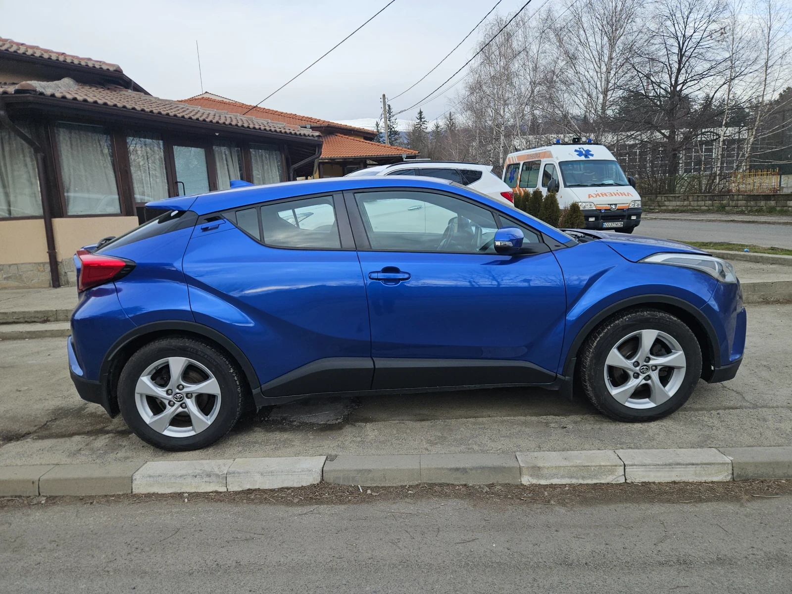 Toyota C-HR 1.8i, снимка 3 - Автомобили и джипове - 53275538