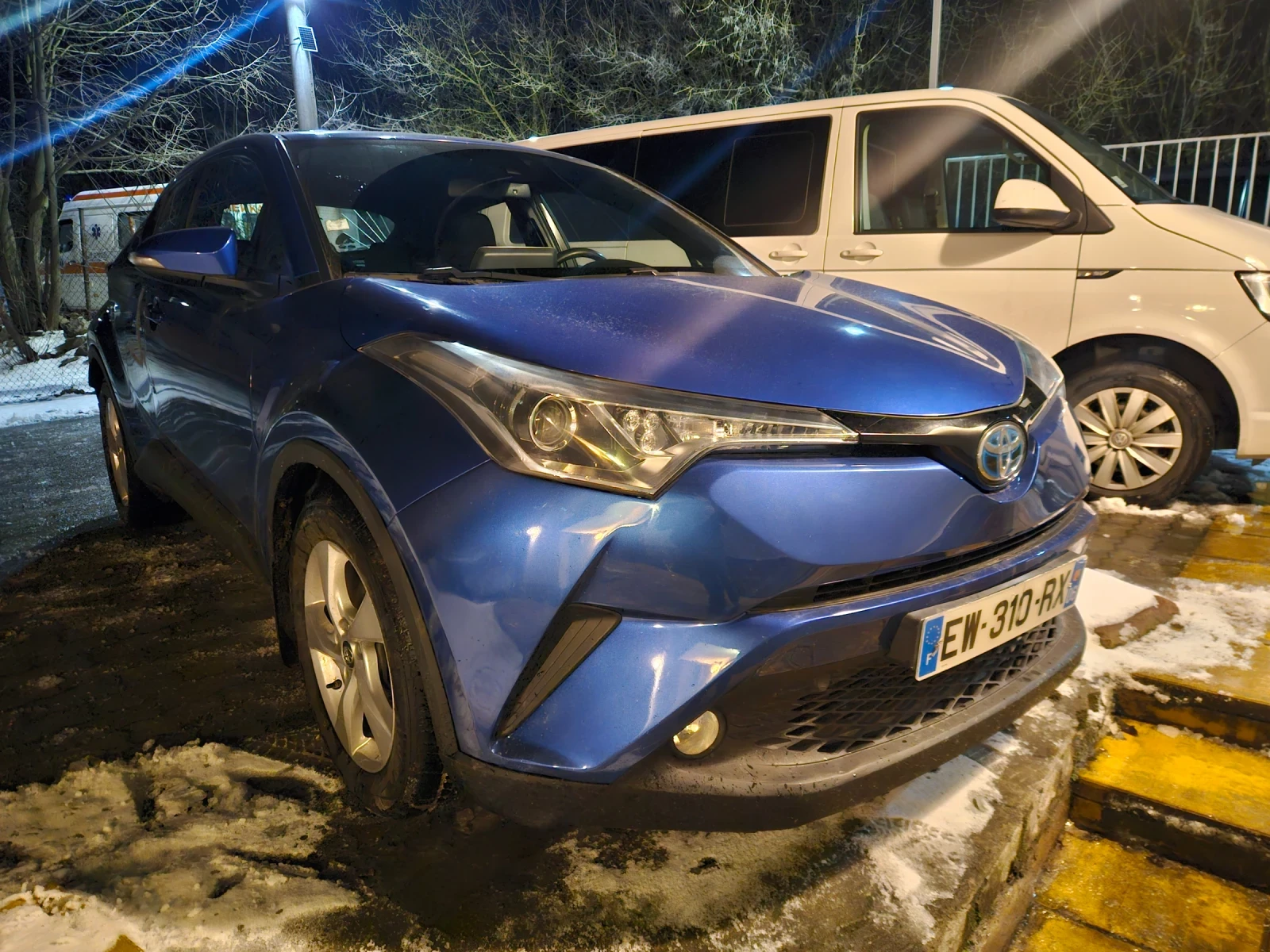 Toyota C-HR 1.8i, снимка 11 - Автомобили и джипове - 53275538