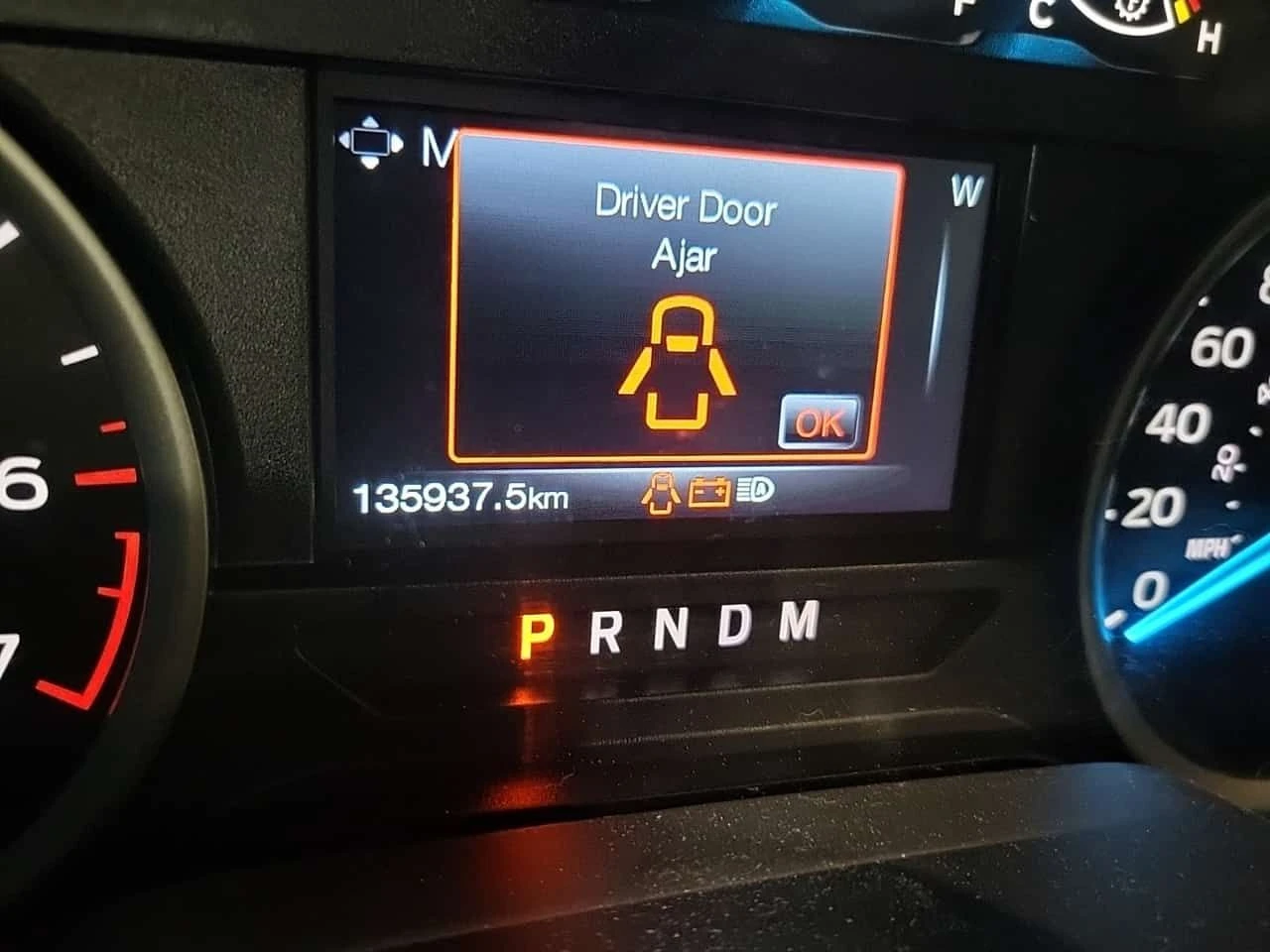 Ford F150 XLT CREW 5.0L| CARFAX| , снимка 9 - Автомобили и джипове - 53948901