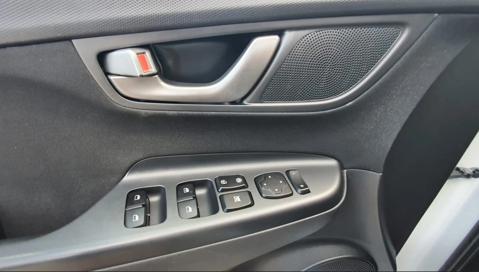 Hyundai Kona 1.6CRDI STYLE 119хил.км., снимка 14 - Автомобили и джипове - 54391019