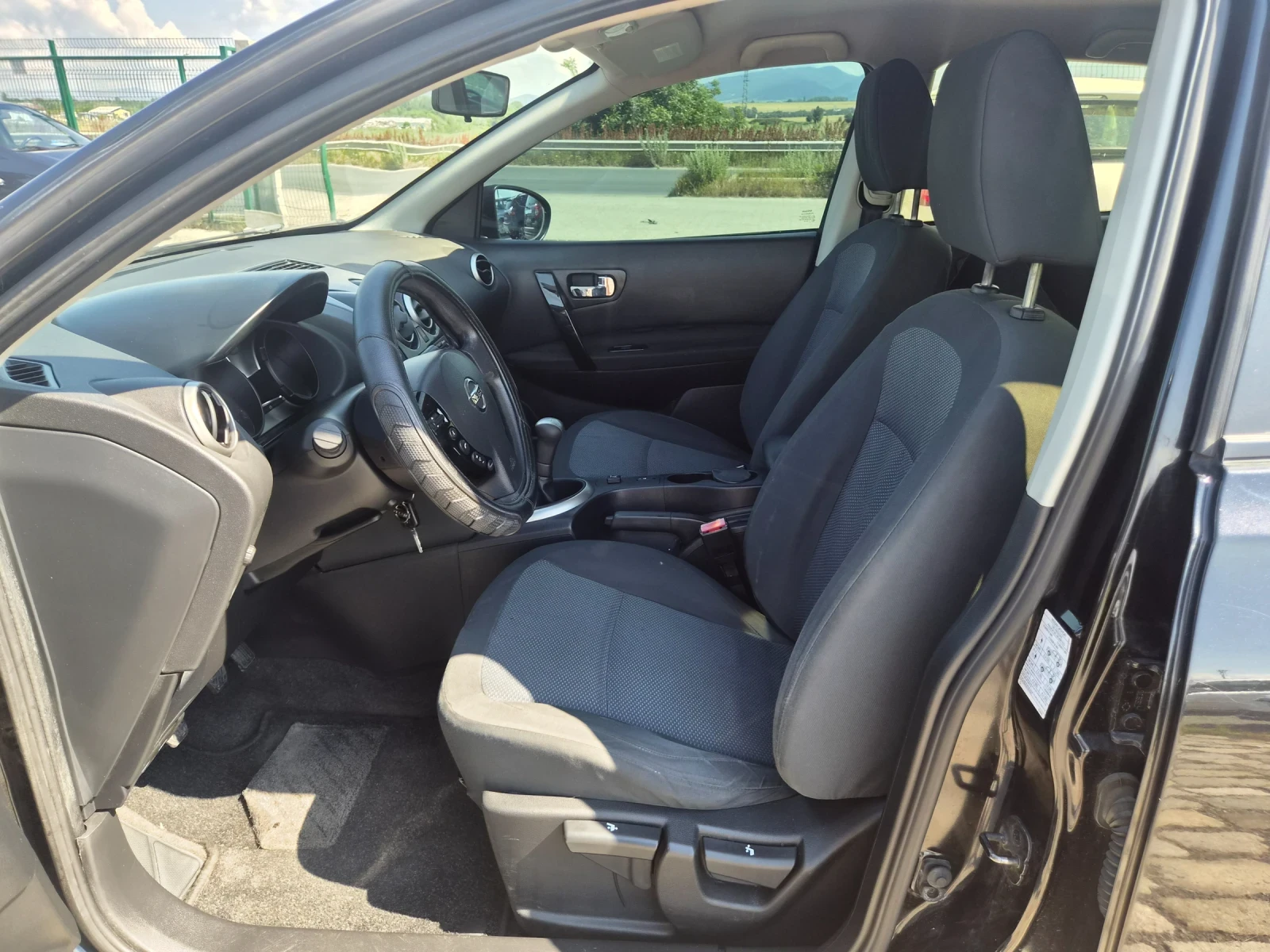 Nissan Qashqai 1.6i ГАЗ ВСИЧКО ПЛАТЕНО , снимка 12 - Автомобили и джипове - 54978103