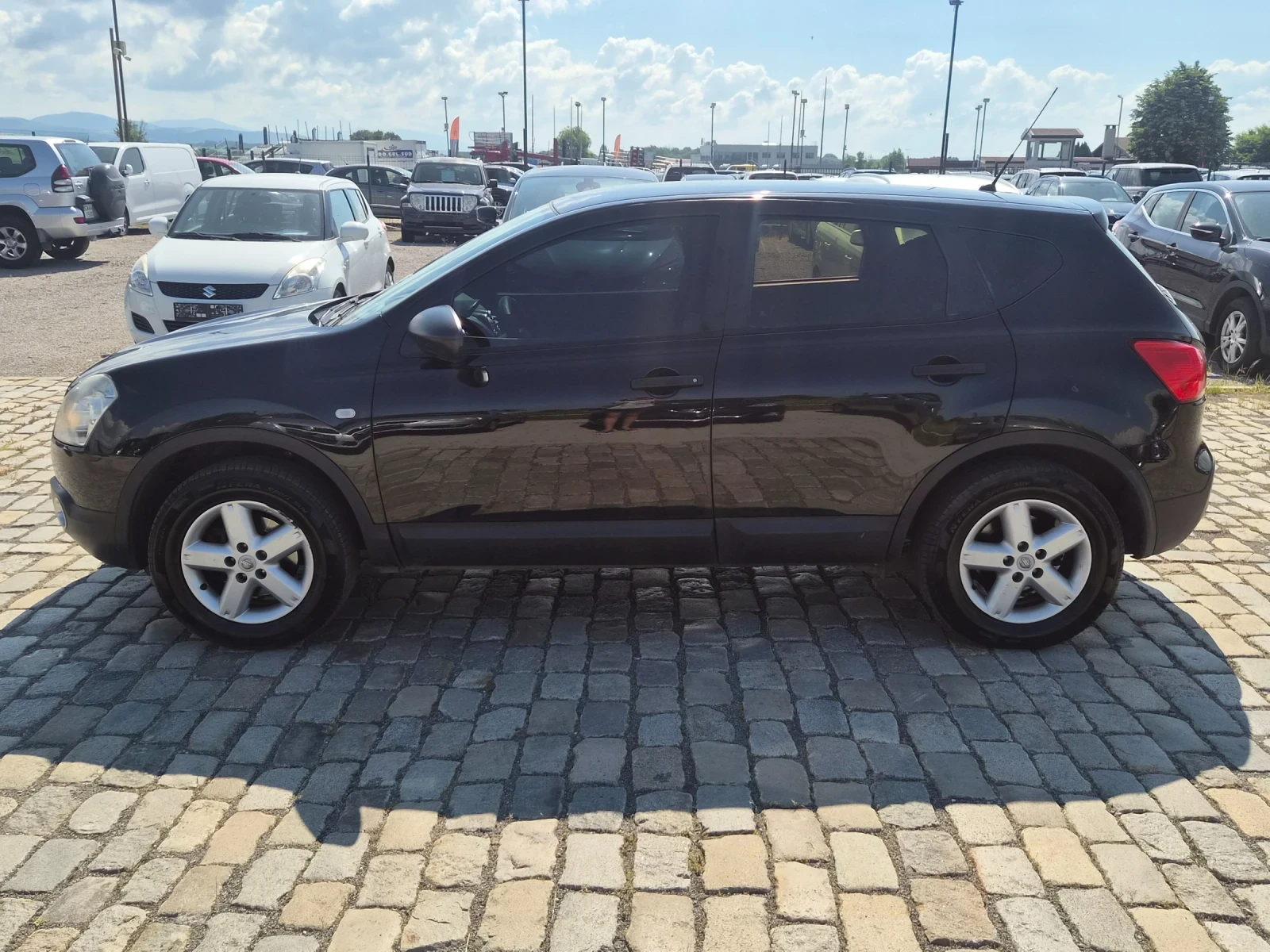 Nissan Qashqai 1.6i ГАЗ ВСИЧКО ПЛАТЕНО , снимка 4 - Автомобили и джипове - 54978103