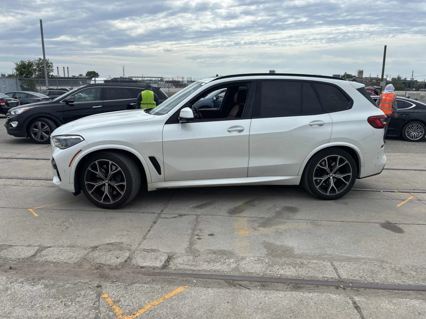 BMW X5 M-pkg| Distronic| H/K| Soft-Close| HUD| Massage, снимка 2 - Автомобили и джипове - 55103252