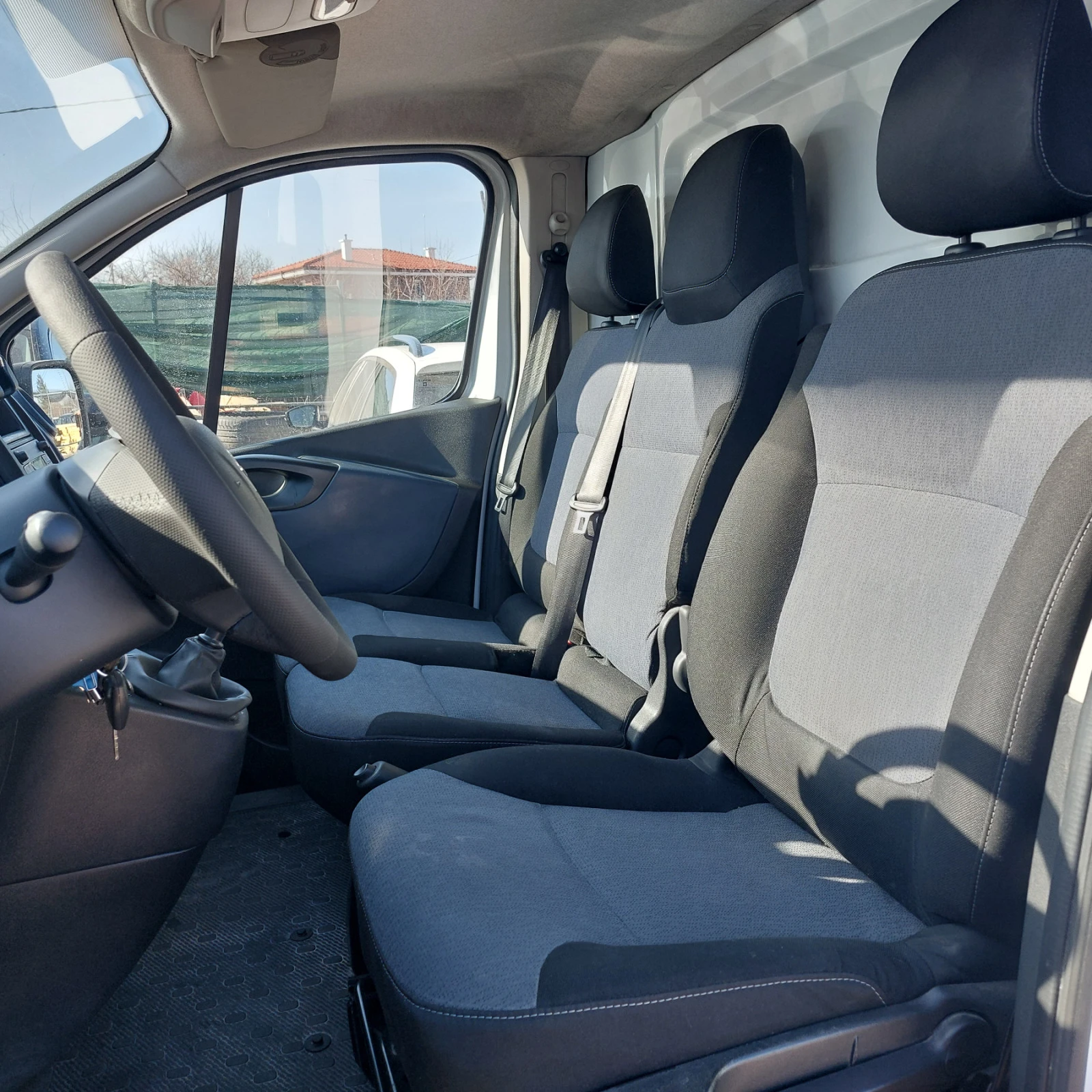 Opel Vivaro 1.6 BI TURBO 120KS  EURO 5B - изображение 8