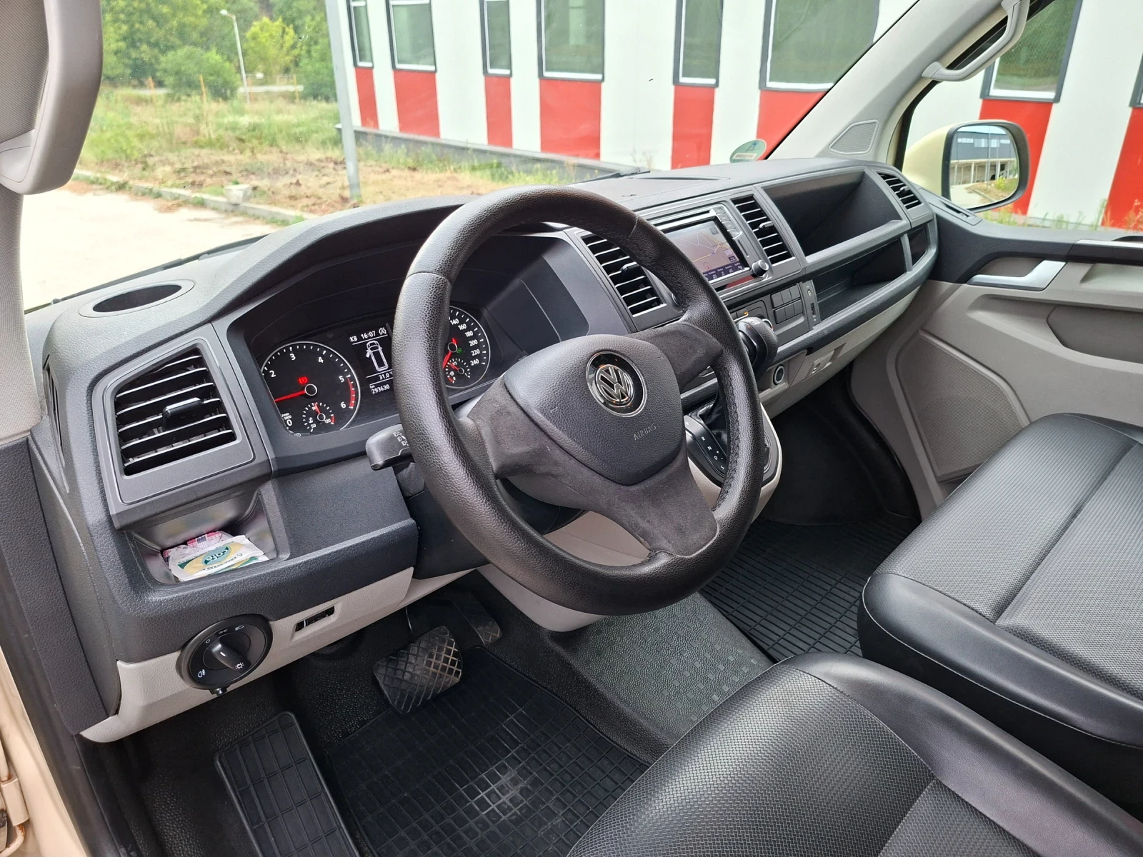 VW Caravelle 2.0tdi 150hp Automatic 8+ 1 - изображение 9
