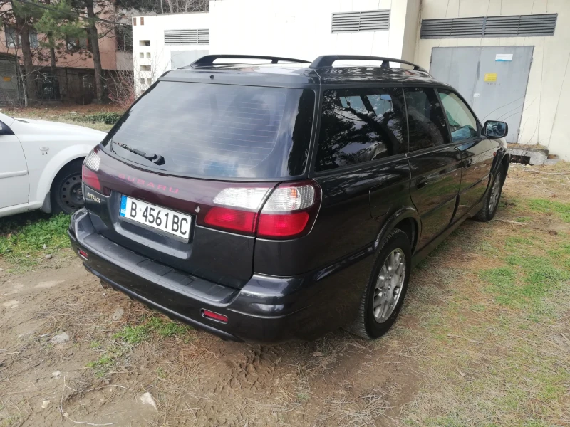 Subaru Outback 3.0 H6, снимка 4 - Автомобили и джипове - 47997137