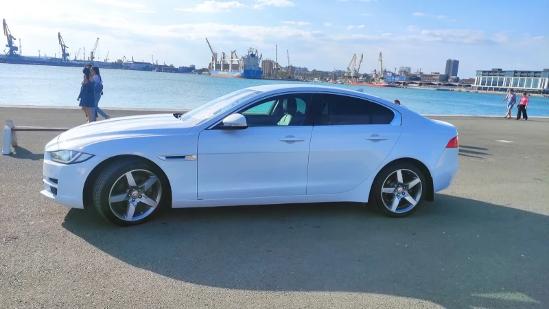 Jaguar XE, снимка 4 - Автомобили и джипове - 48058437