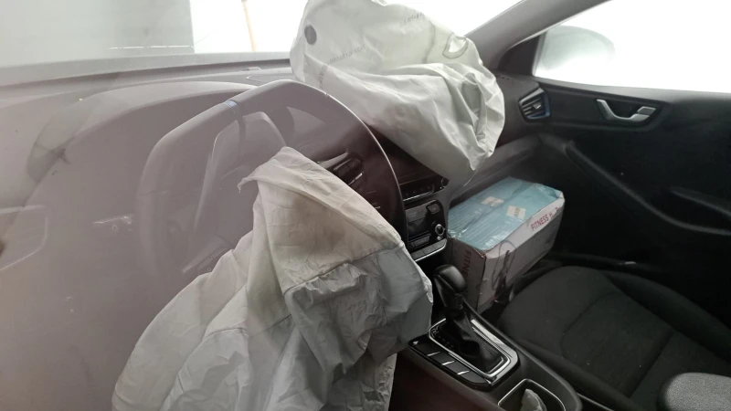 Hyundai Ioniq 1.6, снимка 8 - Автомобили и джипове - 52353179