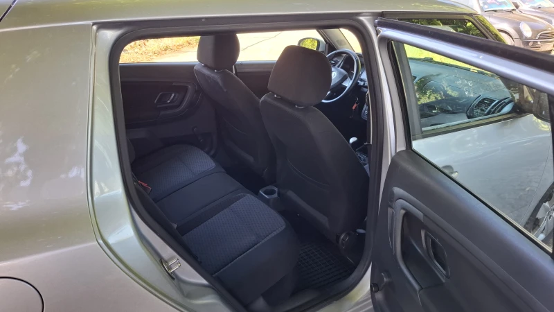 Skoda Fabia 1.6TDI/90КСEvro/5B, снимка 12 - Автомобили и джипове - 51532381