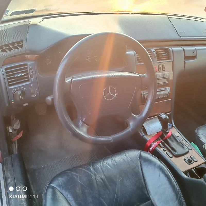 Mercedes-Benz E 250, снимка 10 - Автомобили и джипове - 52456373