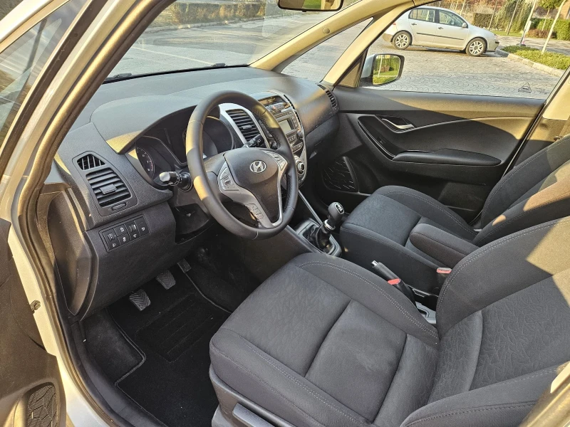 Hyundai Ix20 1.6i SWISS EDITION , снимка 7 - Автомобили и джипове - 52398676