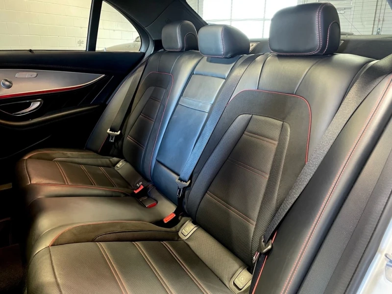 Mercedes-Benz E 43 AMG * * CARFAX * * АВТО КРЕДИТ * * , снимка 15 - Автомобили и джипове - 52582023