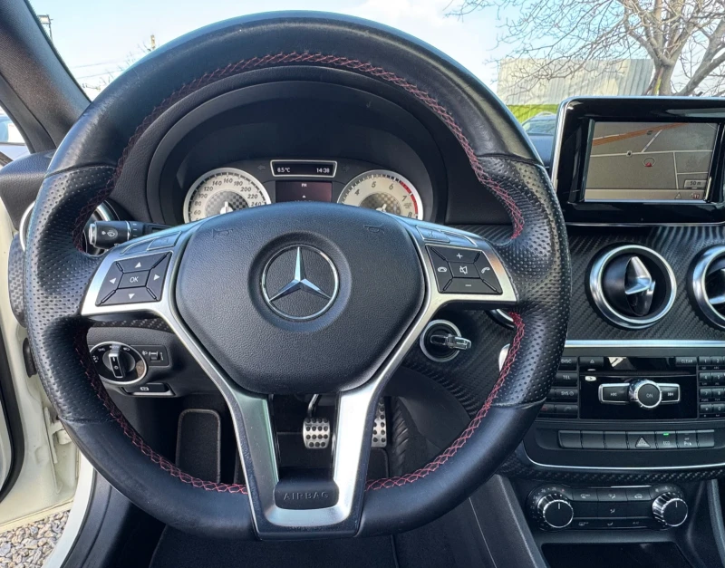 Mercedes-Benz A 180 AMG-Пакет!Евро-6 Вс.Екстри!, снимка 11 - Автомобили и джипове - 52775093