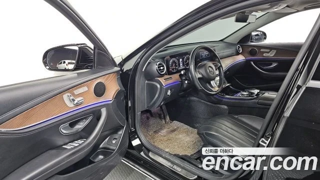 Mercedes-Benz E 300, снимка 9 - Автомобили и джипове - 53995587