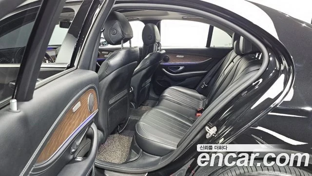 Mercedes-Benz E 300, снимка 10 - Автомобили и джипове - 53995587