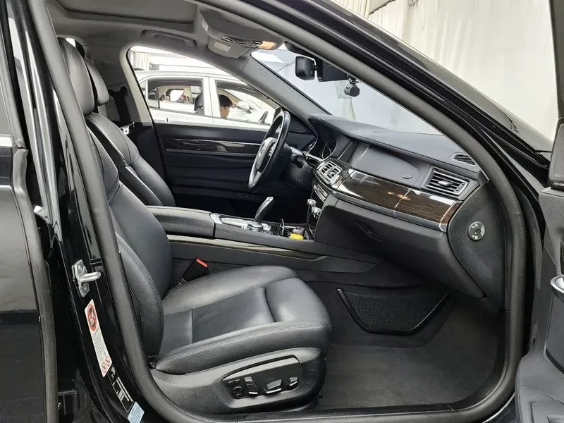 BMW 740 D xDrive, снимка 11 - Автомобили и джипове - 55141804