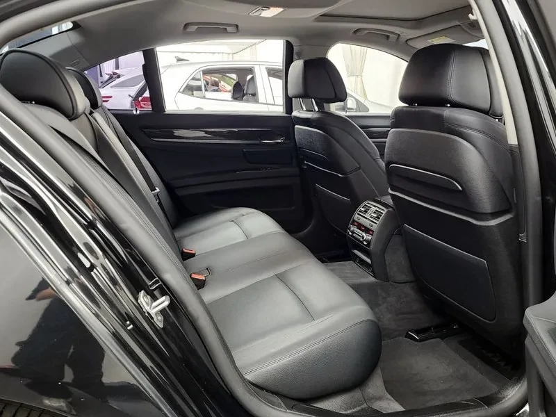 BMW 740 D xDrive, снимка 12 - Автомобили и джипове - 55141804