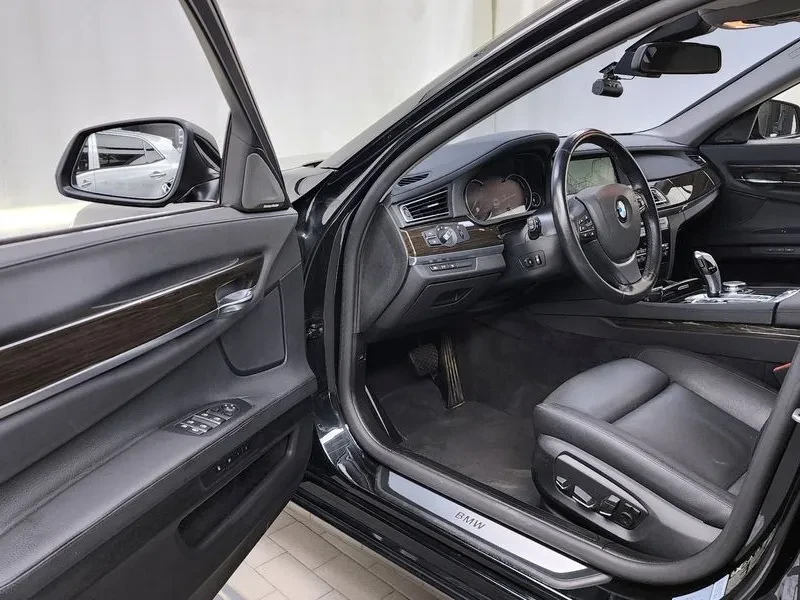 BMW 740 D xDrive, снимка 10 - Автомобили и джипове - 55141804