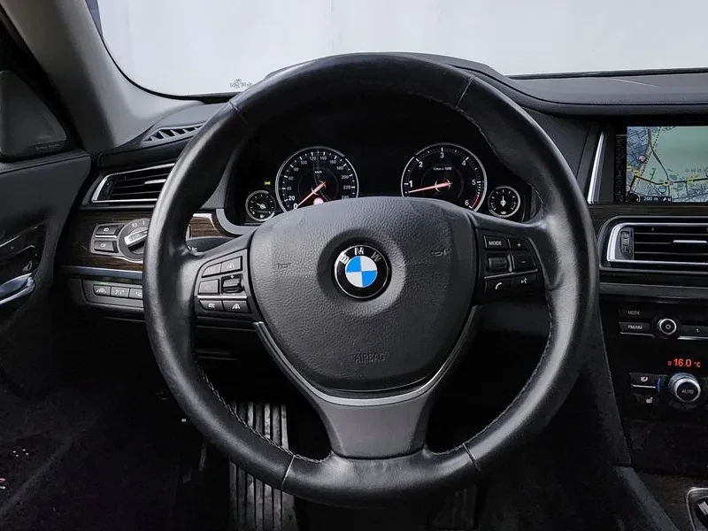 BMW 740 D xDrive, снимка 13 - Автомобили и джипове - 55141804