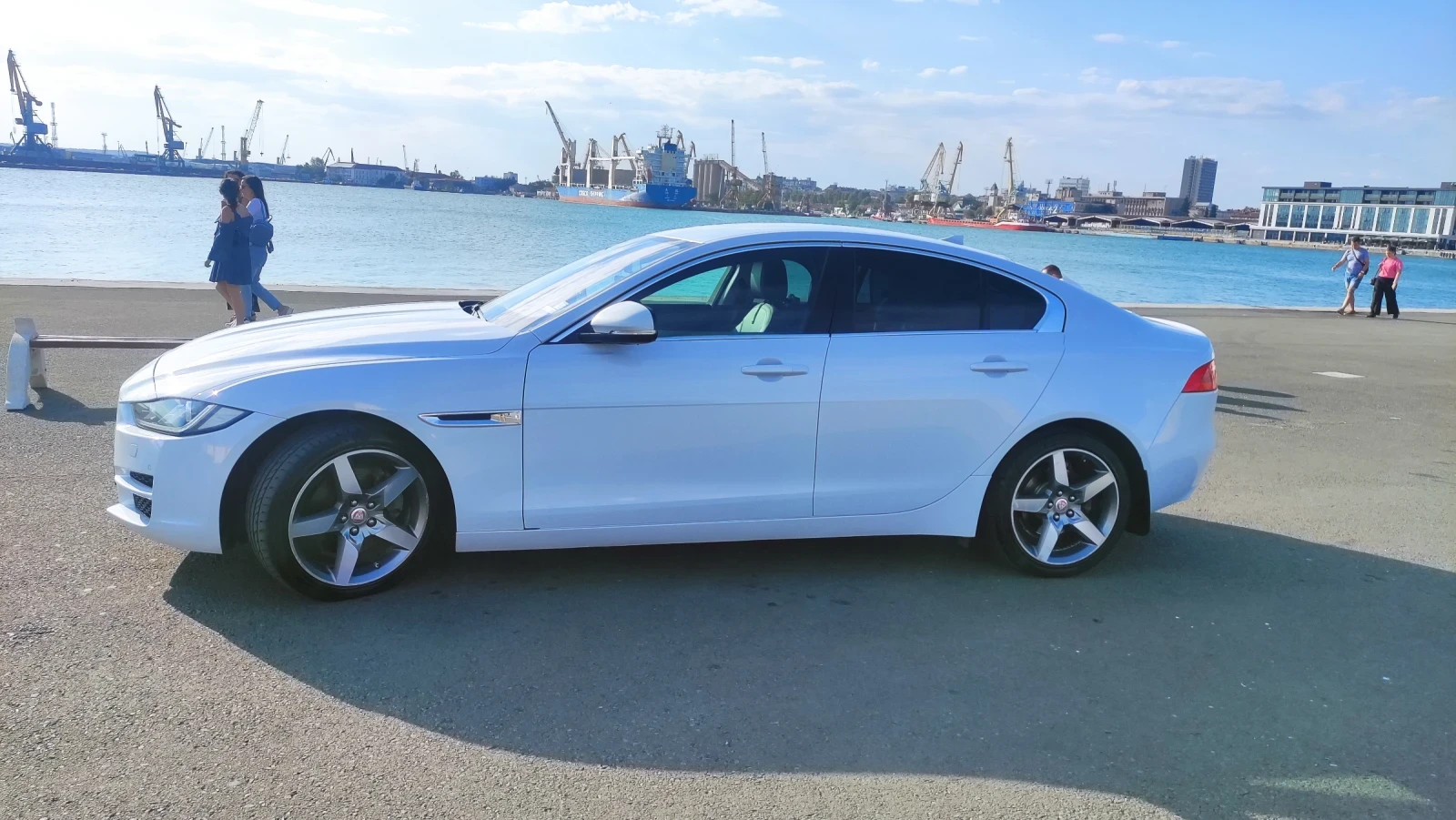 Jaguar XE  - изображение 4