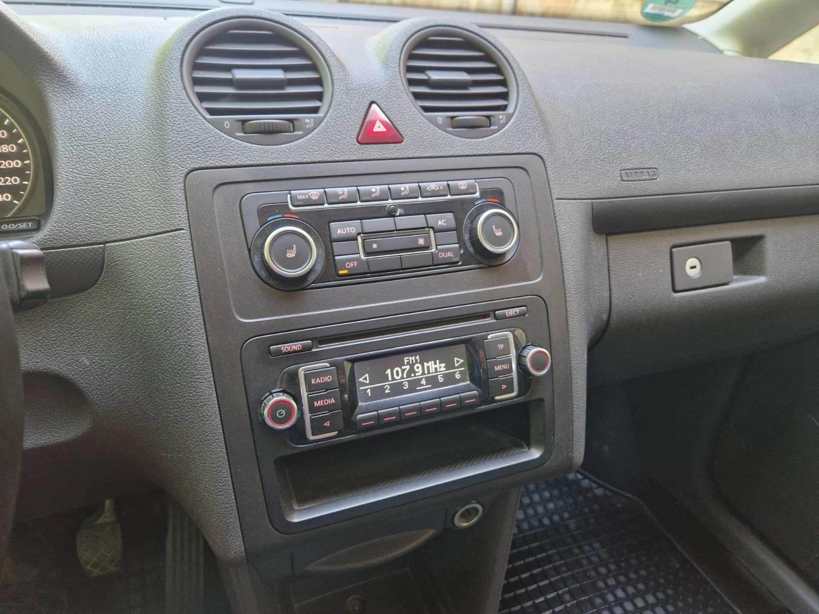 VW Caddy TSI - изображение 10
