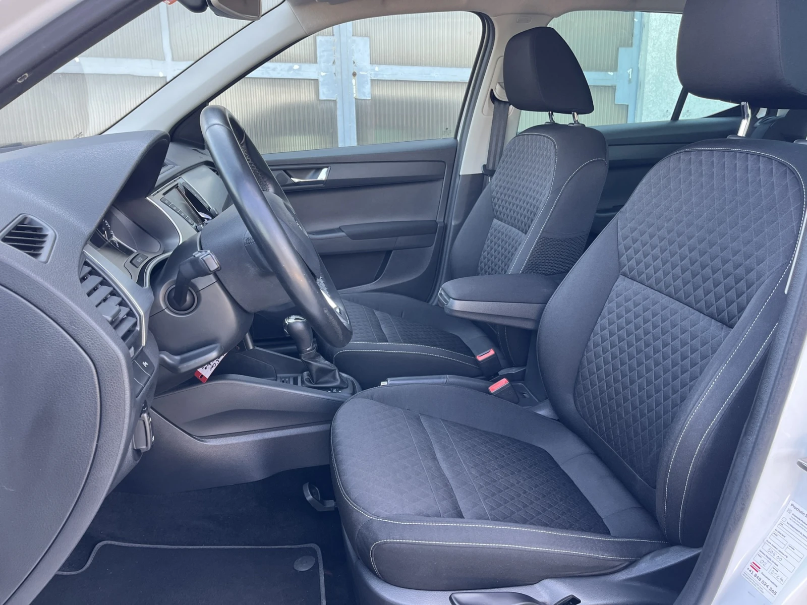 Skoda Fabia 1.2i - АВТОМАТИК - изображение 9