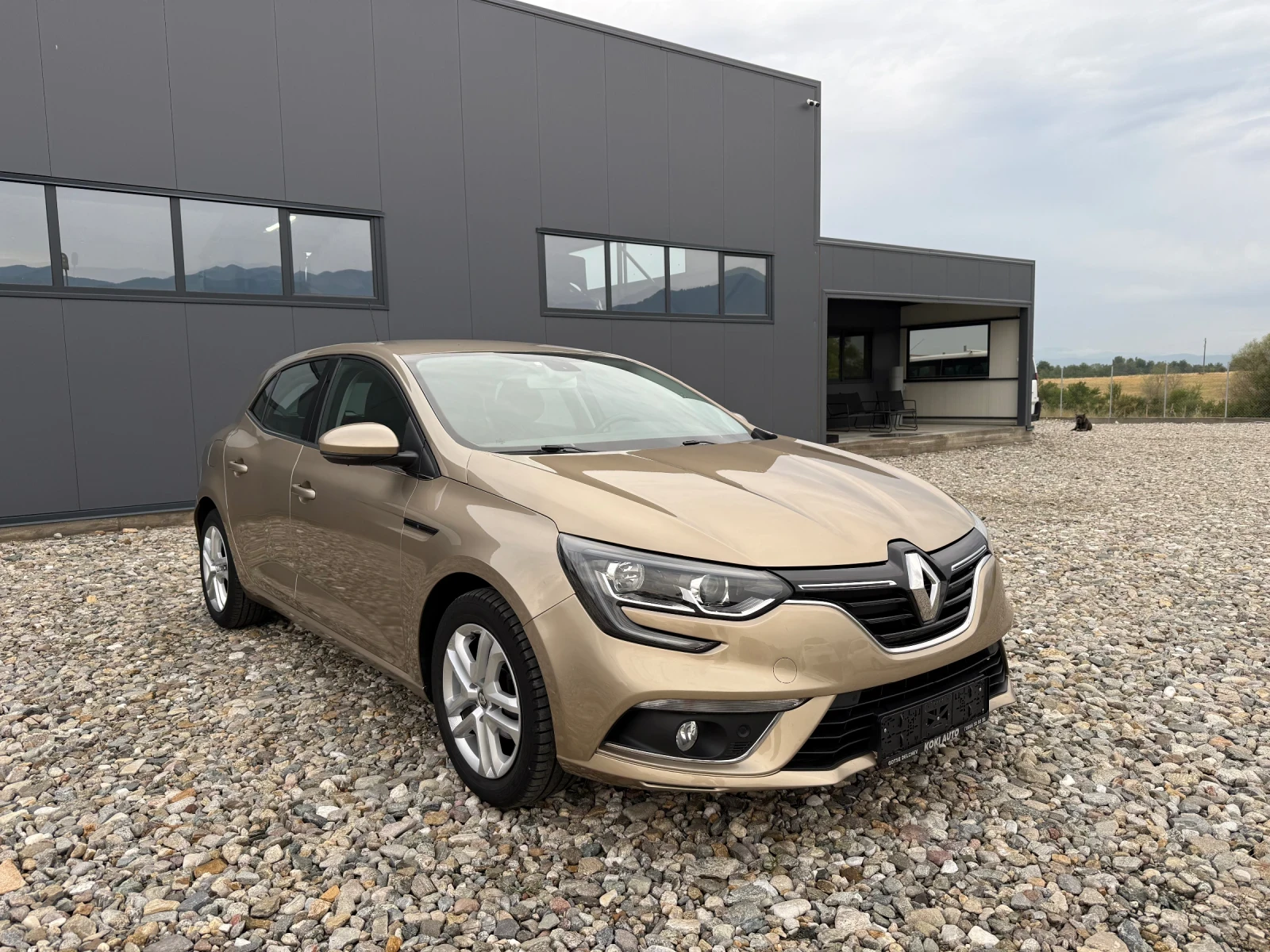 Renault Megane 1.5DCI NAVI EURO 6 - изображение 8