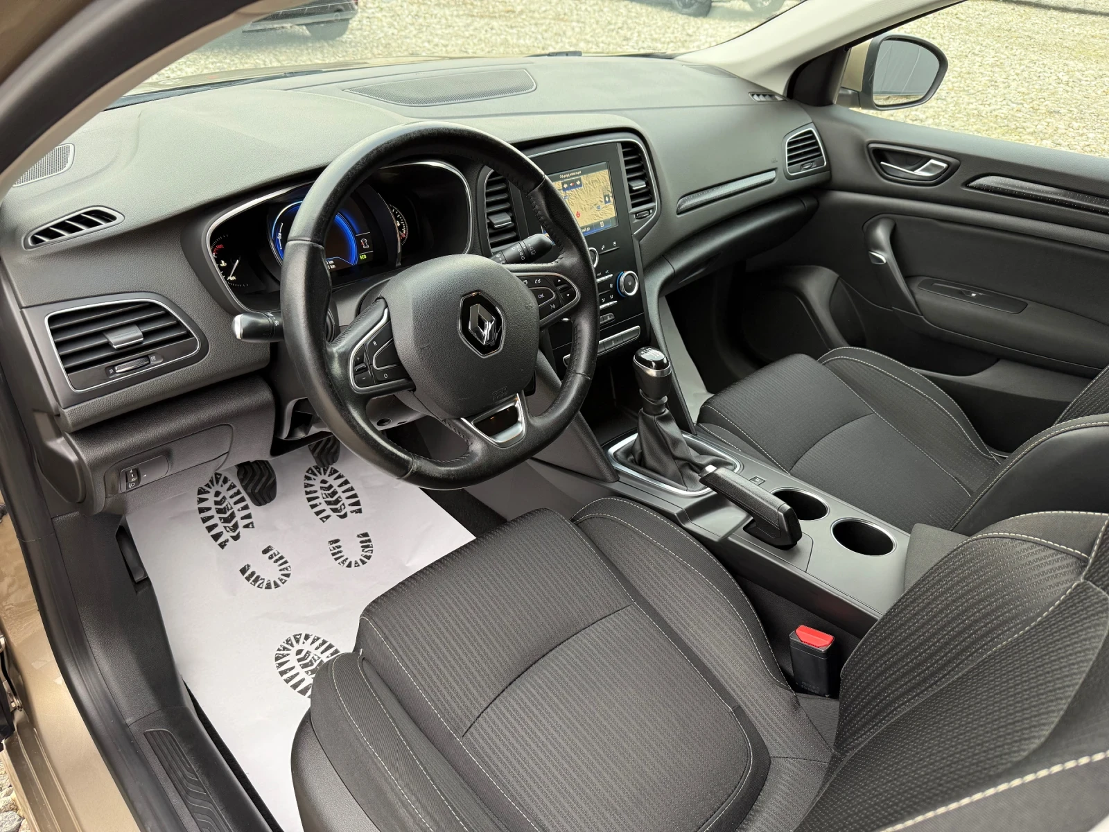 Renault Megane 1.5DCI NAVI EURO 6 - изображение 10