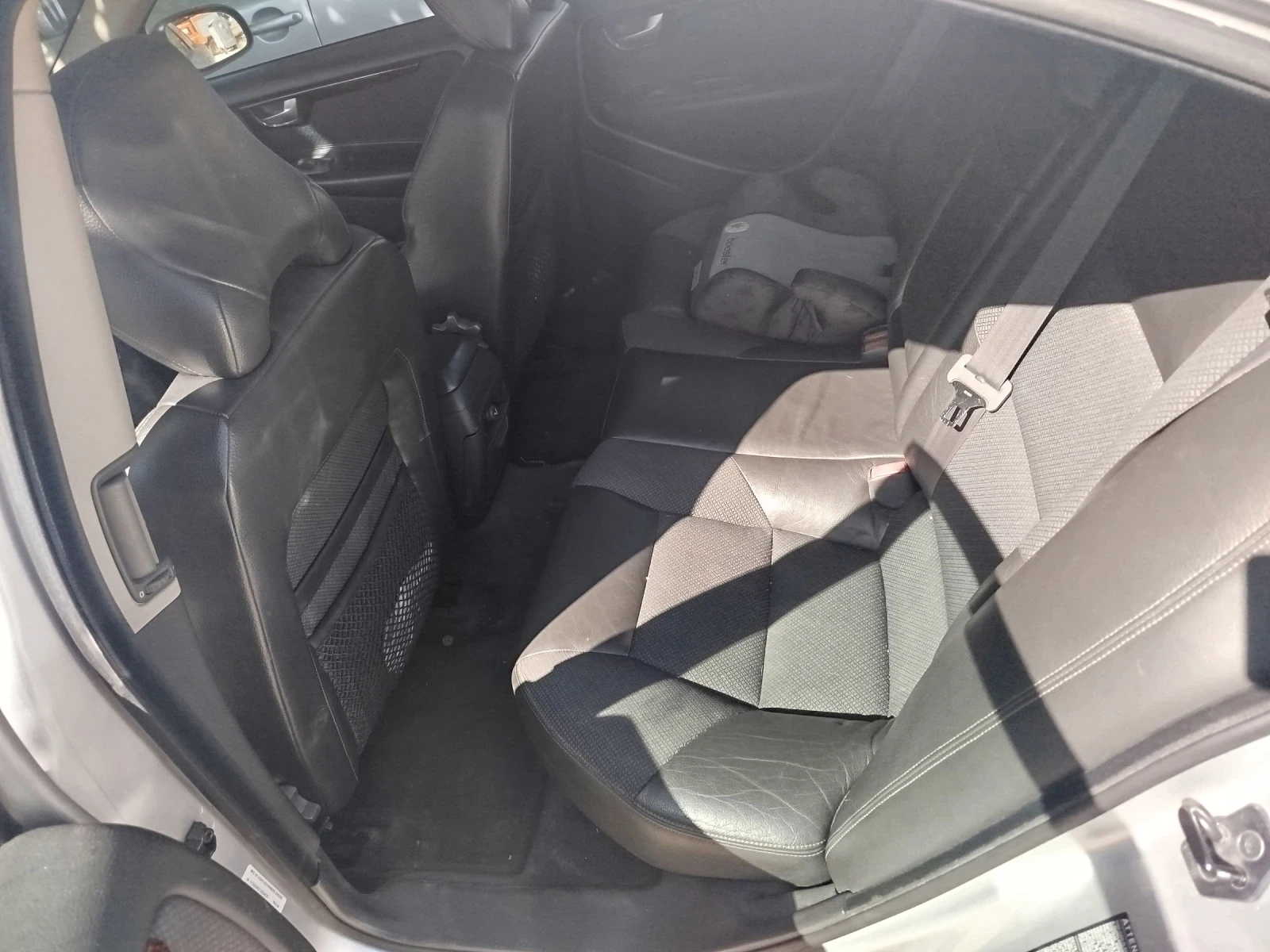 Volvo S60 2.4t - изображение 8