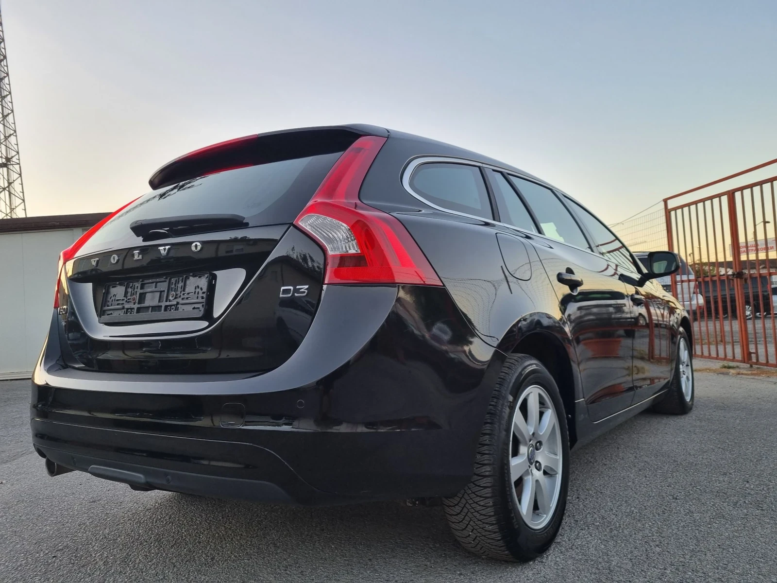 Volvo V60 2.0D3/136к.с/Евро5b/Автомат/Нави/Facelift/ - изображение 9