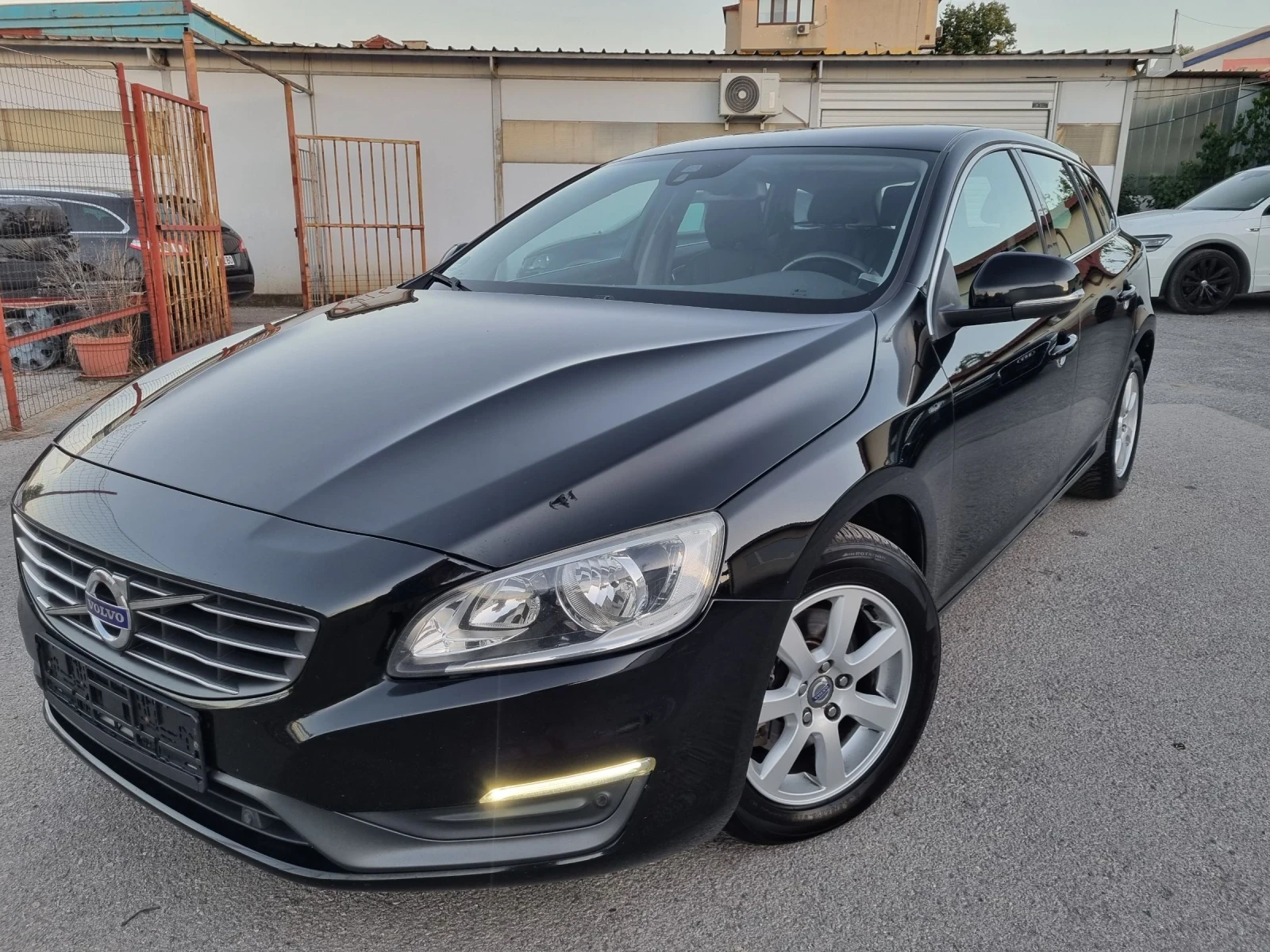 Volvo V60 2.0D3/136к.с/Евро5b/Автомат/Нави/Facelift/ | Mobile.bg — изображение 1