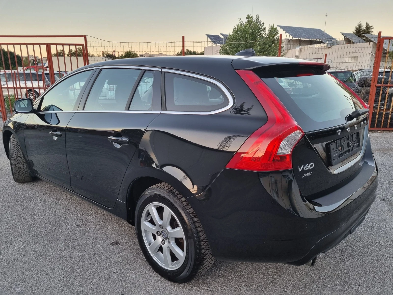 Volvo V60 2.0D3/136к.с/Евро5b/Автомат/Нави/Facelift/ - изображение 10