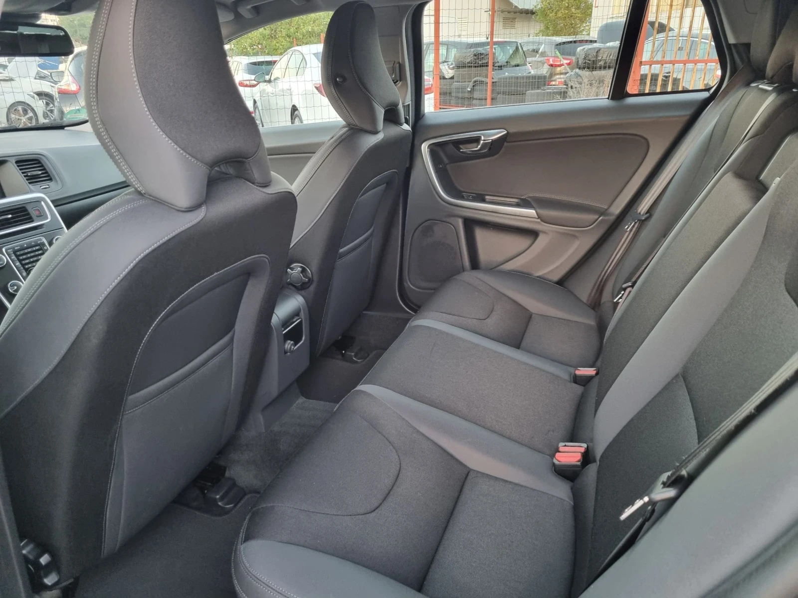 Volvo V60 2.0D3/136к.с/Евро5b/Автомат/Нави/Facelift/ | Mobile.bg — изображение 17