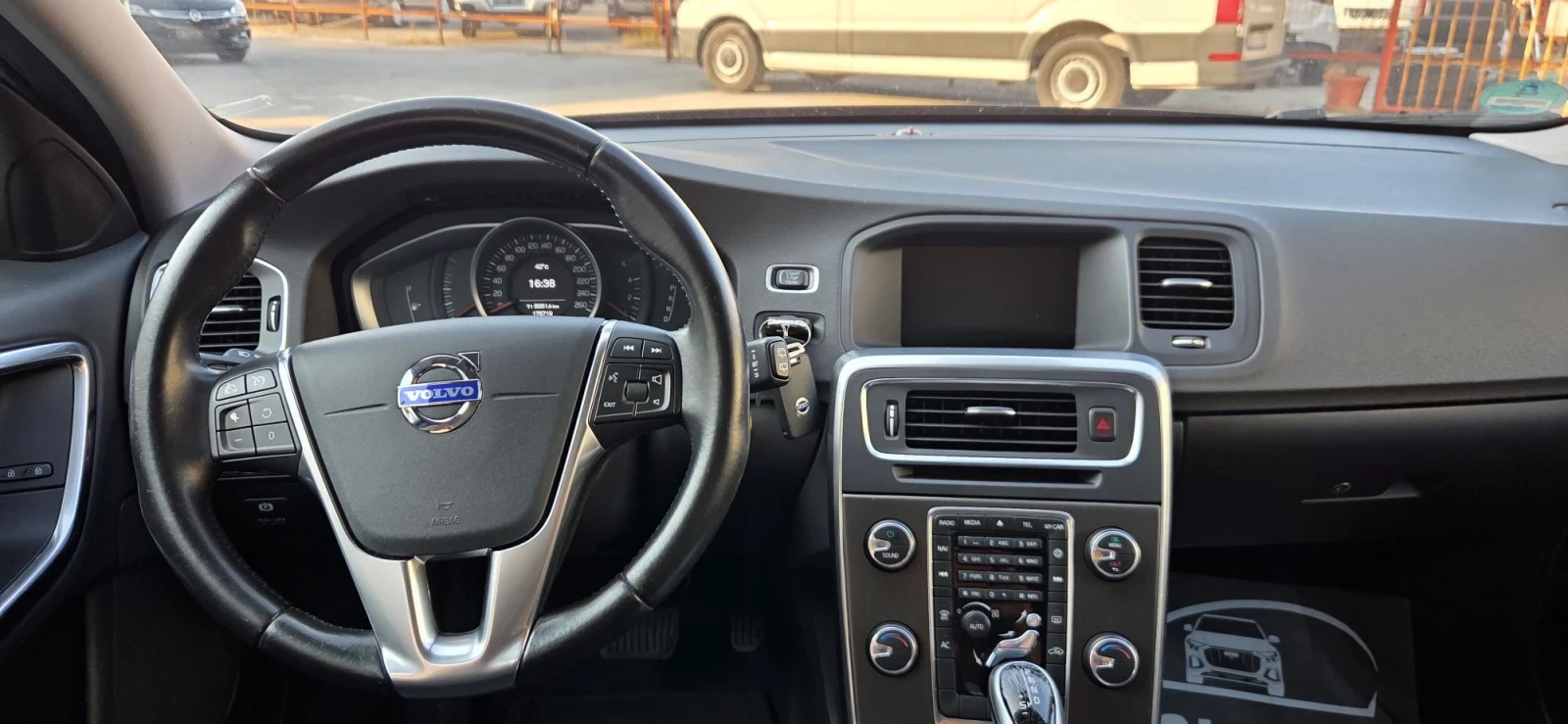 Volvo V60 2.0D3 5цил./136к.с/Евро5b/Автомат/Нави/Facelift/, снимка 17 - Автомобили и джипове - 51762936