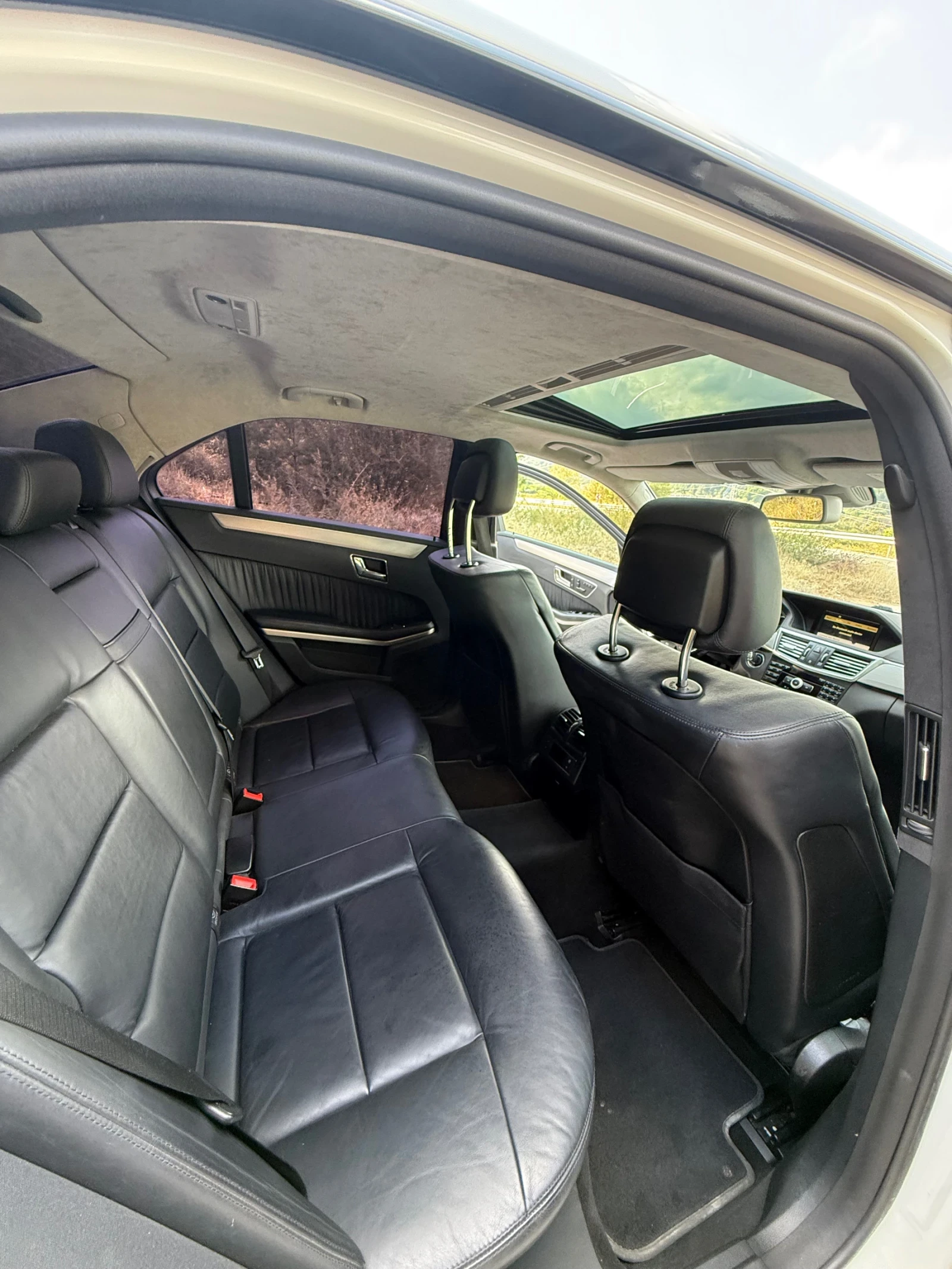 Mercedes-Benz E 350  - изображение 9