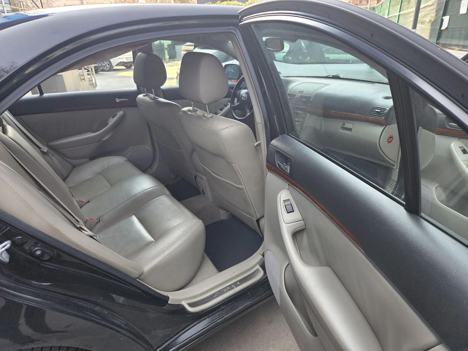 Toyota Avensis T25ADT251, снимка 5 - Автомобили и джипове - 53885388