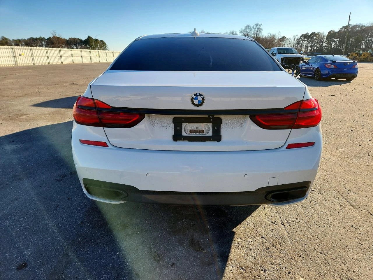 BMW 740 LI M PKG| HUD| PANO| AMBIENT AIR| 360| ЩОРИ, снимка 5 - Автомобили и джипове - 54060543