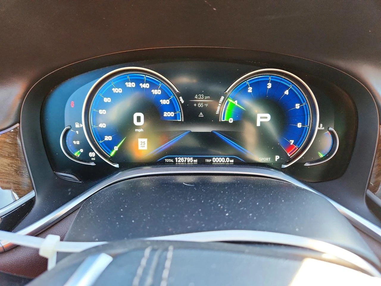 BMW 740 LI M PKG| HUD| PANO| AMBIENT AIR| 360| ЩОРИ, снимка 9 - Автомобили и джипове - 54060543